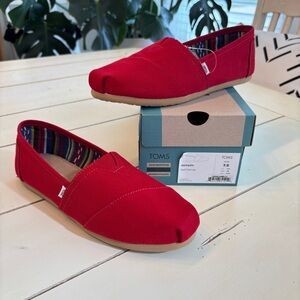 Toms Canvas Alpargata Classic Shoes Women’s 7.5 Red Slip On NEW